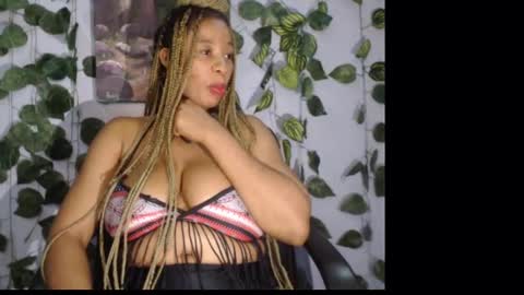 Snapshot of naughty_xxbunny chatting on 01-29-25, 07:00 beauty online show from 01-29-25, 07:00