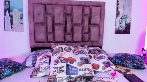 Snapshot of naughtyanamaria chatting on 12-20-24, 03:36 Ana online show from 12-20-24, 03:36