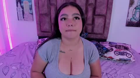 Snapshot of naughtyanamaria chatting on 01-09-25, 02:43 Ana online show from 01-09-25, 02:43