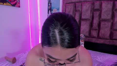 Snapshot of naughtyanamaria chatting on 01-12-25, 01:00 Ana online show from 01-12-25, 01:00