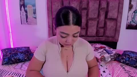 Snapshot of naughtyanamaria chatting on 01-21-25, 03:37 Ana online show from 01-21-25, 03:37