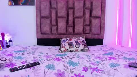 Snapshot of naughtyanamaria chatting on 10-08-25, 04:26 Ana online show from 10-08-25, 04:26