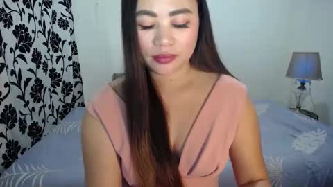 Snapshot of naughtyandsweetx chatting on 12-28-24, 12:47 May online show from 12-28-24, 12:47