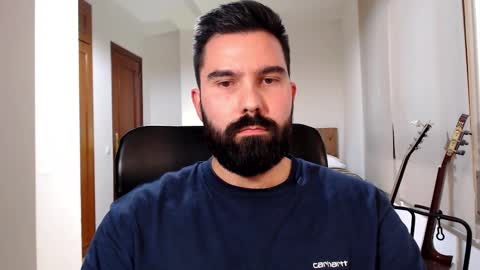 Snapshot of naughtybear_69 chatting on 10-31-25, 04:52 Tom online show from 10-31-25, 04:52