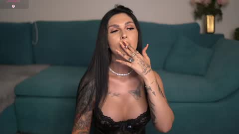 Snapshot of naughtycleo chatting on 07-16-26, 03:23 cleo online show from 07-16-26, 03:23
