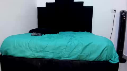 naughtyhoneybee_ online show from 02-10-26, 07:51