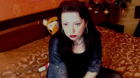 housewife Eva online show from 12-25-24, 05:48