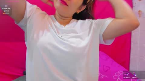 Snapshot of naughtymhavz chatting on 01-19-25, 12:17 marvie mhavz online show from 01-19-25, 12:17