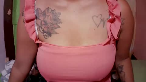 naughtymom_33 online show from 10-27-25, 08:24