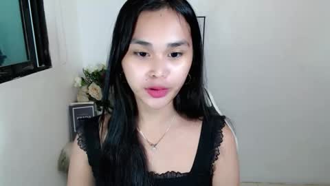 Snapshot of naughtymuse_ chatting on 04-29-26, 05:30 ELISE online show from 04-29-26, 05:30