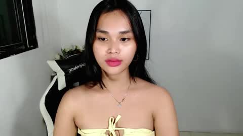 Snapshot of naughtymuse_ chatting on 04-30-26, 09:19 ELISE online show from 04-30-26, 09:19