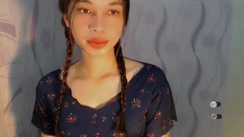 Snapshot of naughtysunshinepinay chatting on 04-24-26, 02:03 Celine online show from 04-24-26, 02:03