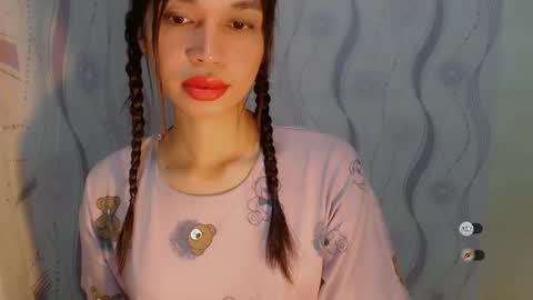Snapshot of naughtysunshinepinay chatting on 04-27-26, 06:06 Celine online show from 04-27-26, 06:06