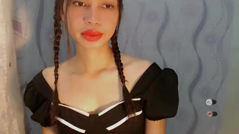 Snapshot of naughtysunshinepinay chatting on 04-29-26, 01:32 Celine online show from 04-29-26, 01:32
