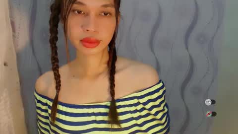 Snapshot of naughtysunshinepinay chatting on 05-01-26, 12:04 Celine online show from 05-01-26, 12:04