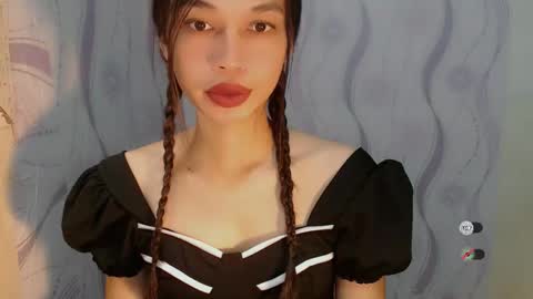 Snapshot of naughtysunshinepinay chatting on 05-10-26, 12:38 Celine online show from 05-10-26, 12:38