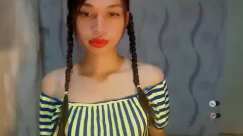 Snapshot of naughtysunshinepinay chatting on 05-20-26, 05:19 Celine online show from 05-20-26, 05:19
