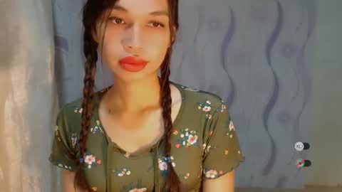 Snapshot of naughtysunshinepinay chatting on 05-21-26, 05:42 Celine online show from 05-21-26, 05:42