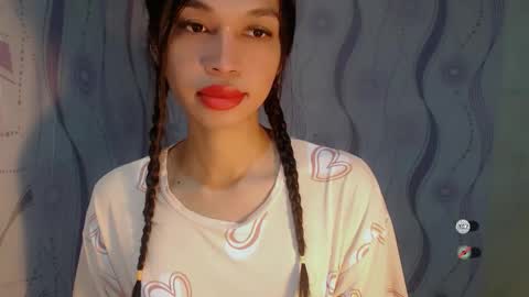 Snapshot of naughtysunshinepinay chatting on 05-23-26, 05:56 Celine online show from 05-23-26, 05:56