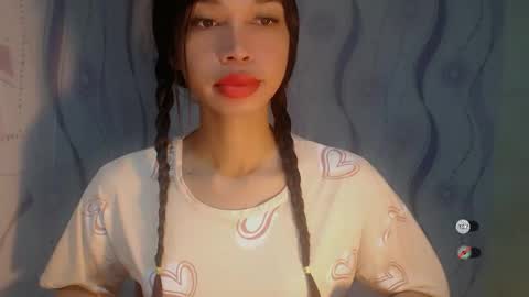 Snapshot of naughtysunshinepinay chatting on 05-24-26, 09:09 Celine online show from 05-24-26, 09:09