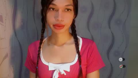 Snapshot of naughtysunshinepinay chatting on 05-26-26, 12:06 Celine online show from 05-26-26, 12:06