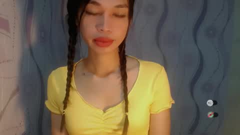 Snapshot of naughtysunshinepinay chatting on 05-27-26, 10:29 Celine online show from 05-27-26, 10:29