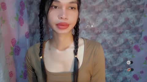 Snapshot of naughtysunshinepinay chatting on 06-09-26, 05:52 Celine online show from 06-09-26, 05:52