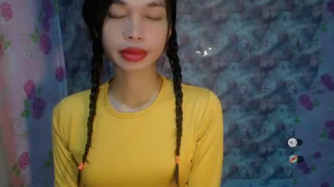 Snapshot of naughtysunshinepinay chatting on 06-28-26, 06:19 Celine online show from 06-28-26, 06:19