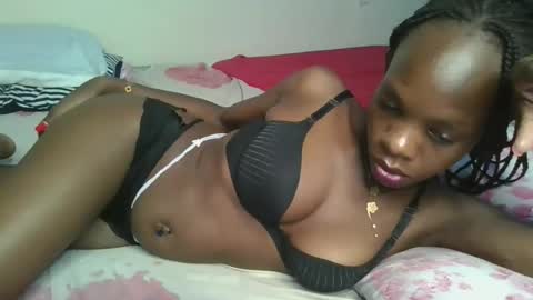 Snapshot of naughtysweetpie chatting on 04-17-26, 10:02 naughty online show from 04-17-26, 10:02