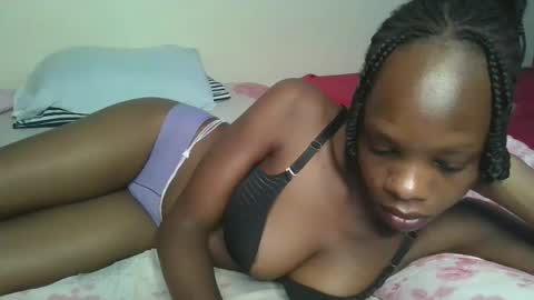 Snapshot of naughtysweetpie chatting on 04-18-26, 11:03 naughty online show from 04-18-26, 11:03
