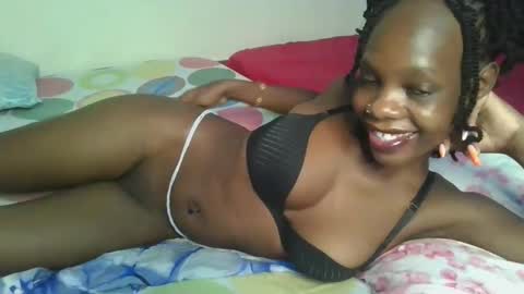 Snapshot of naughtysweetpie chatting on 05-08-26, 12:05 naughty online show from 05-08-26, 12:05
