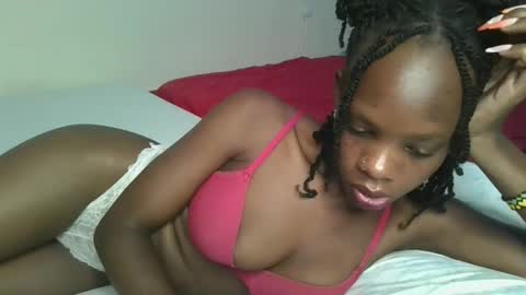 Snapshot of naughtysweetpie chatting on 05-25-26, 09:10 naughty online show from 05-25-26, 09:10