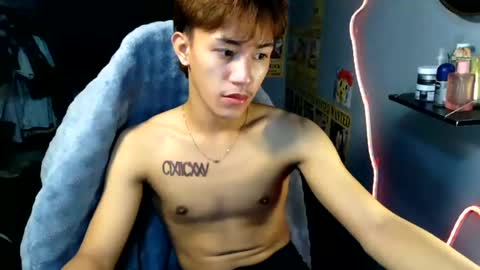 Snapshot of naugthyboyloy chatting on 07-21-26, 06:21 Loy online show from 07-21-26, 06:21