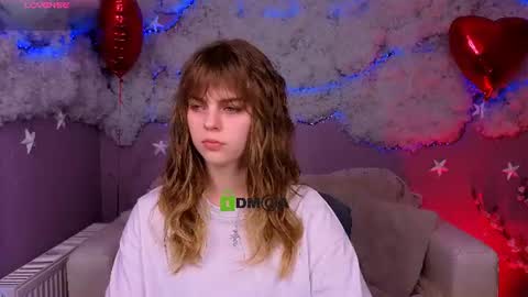 Snapshot of naya_may chatting on 06-22-26, 07:00 Naya online show from 06-22-26, 07:00