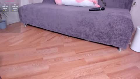 Kira online show from 03-05-26, 09:11