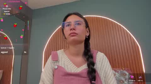 Naye  online show from 11-30-25, 03:43