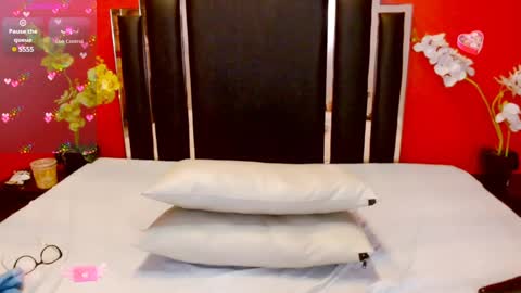 Snapshot of nayla_garner chatting on 02-01-25, 11:27 Lady Nayla online show from 02-01-25, 11:27