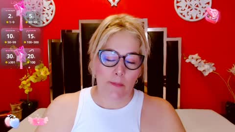 Snapshot of nayla_garner chatting on 02-04-25, 05:01 Lady Nayla online show from 02-04-25, 05:01