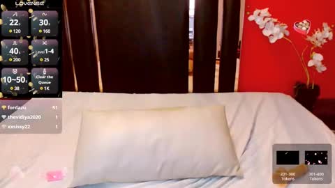 Snapshot of nayla_garner chatting on 02-12-25, 10:48 Lady Nayla online show from 02-12-25, 10:48