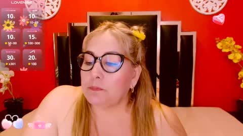Snapshot of nayla_garner chatting on 03-05-25, 05:29 Lady Nayla online show from 03-05-25, 05:29