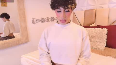 Nayla  online show from 01-11-26, 01:38