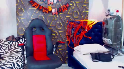 Nazper online show from 10-31-25, 05:14