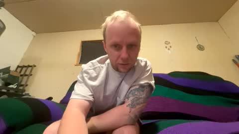 Snapshot of nboss55 chatting on 04-09-26, 12:32 nboss55 online show from 04-09-26, 12:32