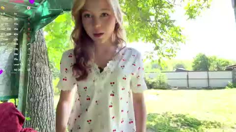 Snapshot of necolezhuang chatting on 06-23-26, 03:26 Necole online show from 06-23-26, 03:26