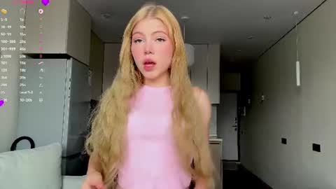 Snapshot of necolezhuang chatting on 07-04-26, 05:02 Necole online show from 07-04-26, 05:02