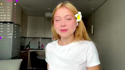Snapshot of necolezhuang chatting on 07-20-26, 07:00 Necole online show from 07-20-26, 07:00