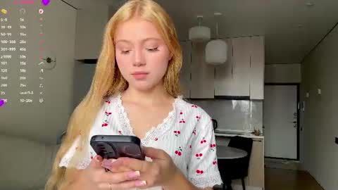 Snapshot of necolezhuang chatting on 07-23-26, 05:27 Necole online show from 07-23-26, 05:27