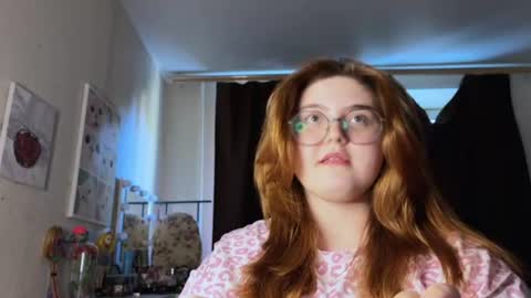 Snapshot of nectardream chatting on 06-30-26, 02:51 nectardream online show from 06-30-26, 02:51