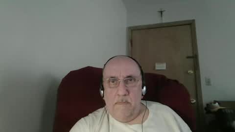 Snapshot of needlesslove chatting on 06-17-26, 11:16 Tom online show from 06-17-26, 11:16
