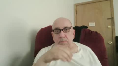 Snapshot of needlesslove chatting on 06-27-26, 06:35 Tom online show from 06-27-26, 06:35
